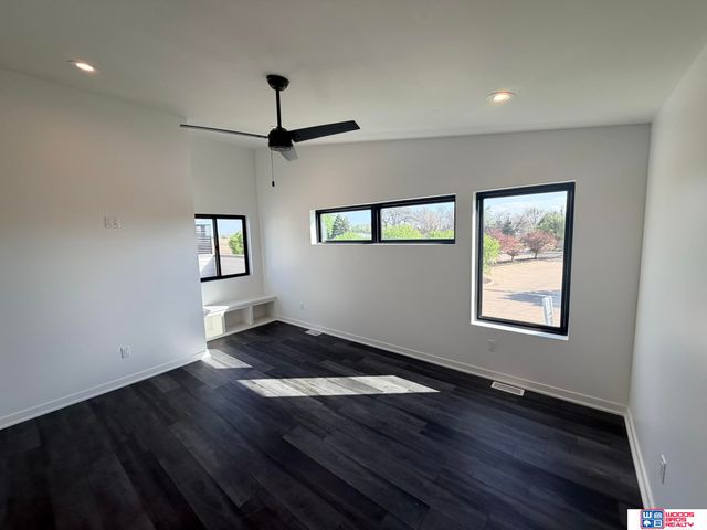 6764 Shadow Ridge Place, Columbus, NE 68601