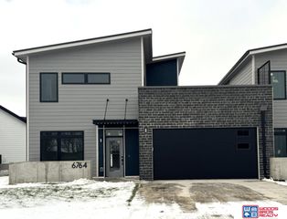 6764 Shadow Ridge Place, Columbus, NE 68601