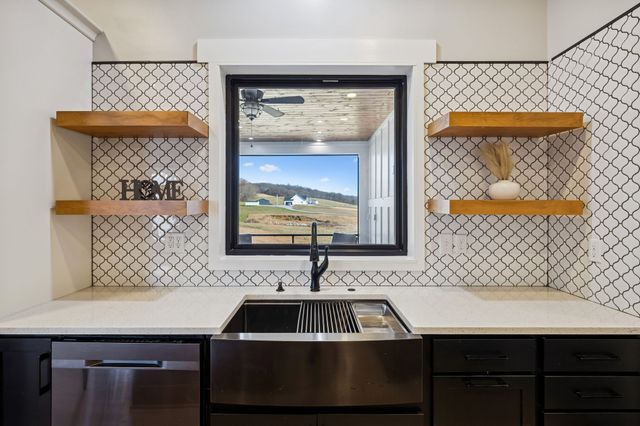 763 Thompson Creek Rd, Shelbyville, TN 37160