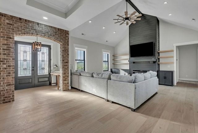 763 Thompson Creek Rd, Shelbyville, TN 37160