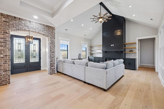 763 Thompson Creek Rd, Shelbyville, TN 37160