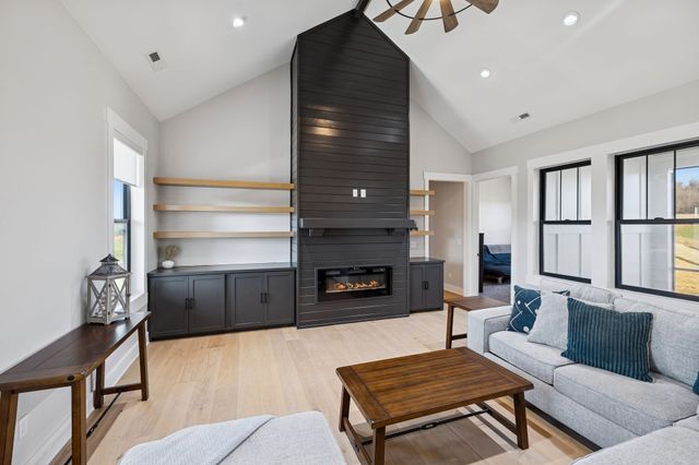 763 Thompson Creek Rd, Shelbyville, TN 37160