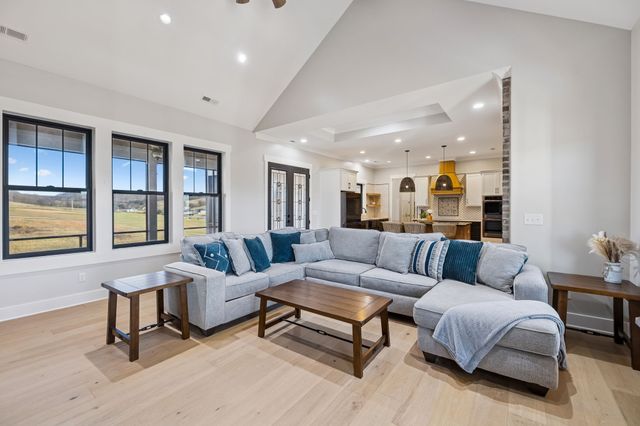 763 Thompson Creek Rd, Shelbyville, TN 37160