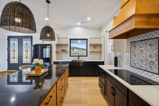 763 Thompson Creek Rd, Shelbyville, TN 37160