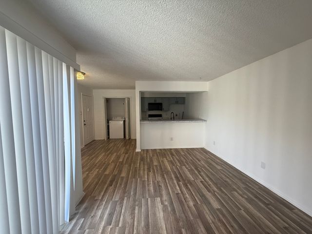 9813 Walnut Street 302, Dallas, TX 75243