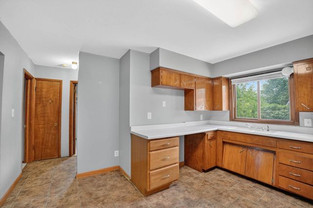 237 Miriam Drive, Waterloo, IA 50702