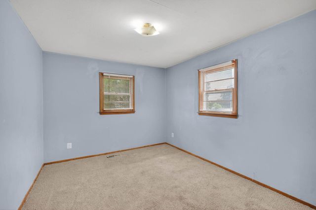 237 Miriam Drive, Waterloo, IA 50702