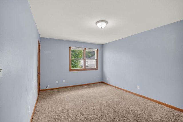 237 Miriam Drive, Waterloo, IA 50702