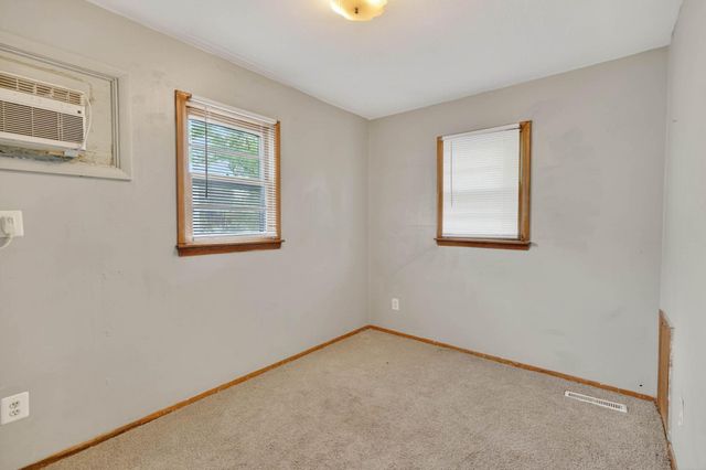 237 Miriam Drive, Waterloo, IA 50702