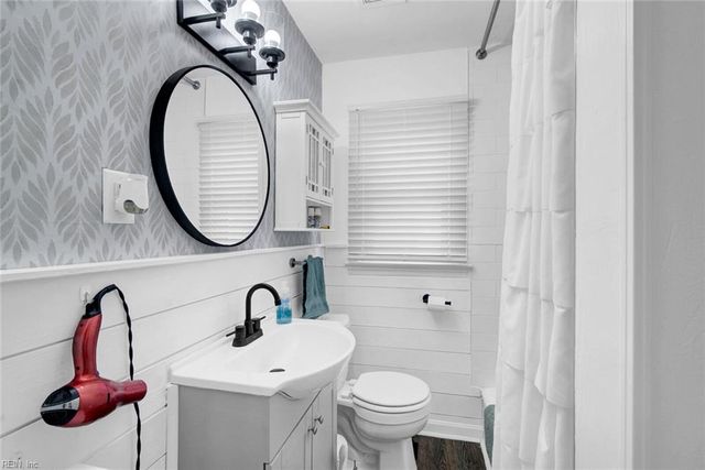 35 Clayton DR, Hampton, VA 23669