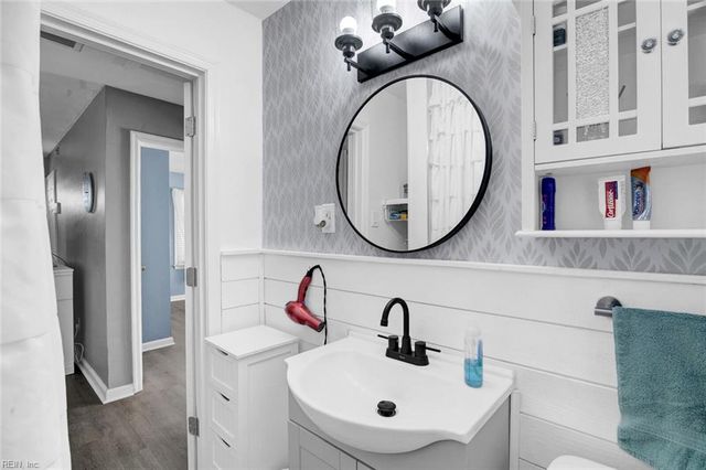 35 Clayton DR, Hampton, VA 23669