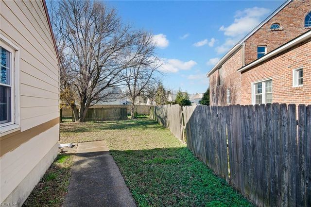 35 Clayton DR, Hampton, VA 23669