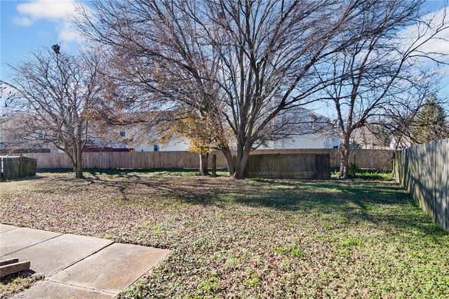 35 Clayton DR, Hampton, VA 23669