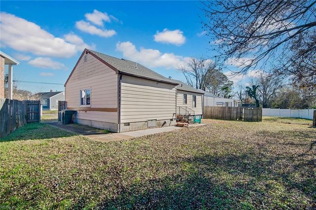 35 Clayton DR, Hampton, VA 23669