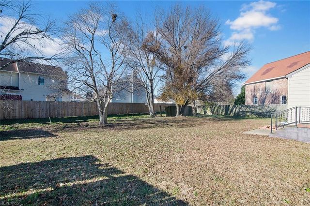 35 Clayton DR, Hampton, VA 23669