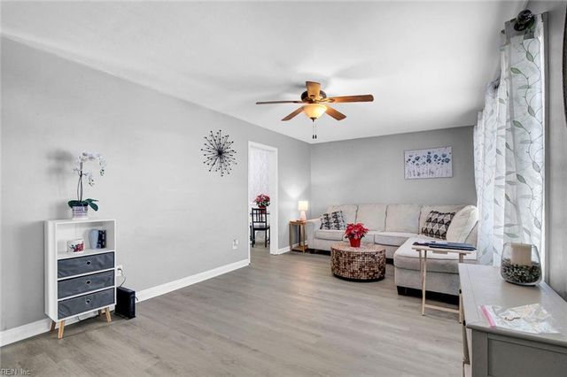 35 Clayton DR, Hampton, VA 23669