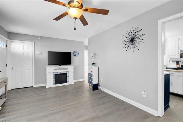 35 Clayton DR, Hampton, VA 23669