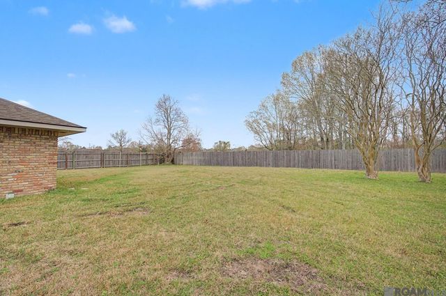 2125 Stonewood Dr, Baton Rouge, LA 70816