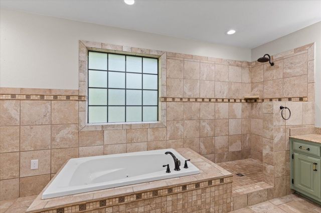 1212 Marigold Lane, Longview, TX 75604