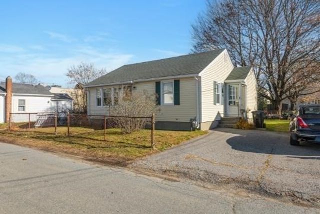 20 Sherbourne, Swansea, MA 02777