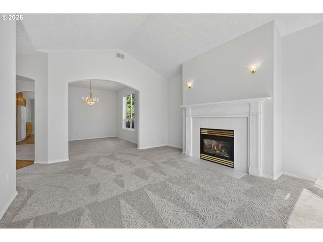 1531 Se IRONWOOD Ln, Gresham, OR 97080