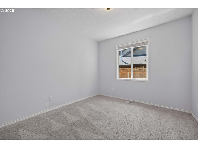 1531 Se IRONWOOD Ln, Gresham, OR 97080