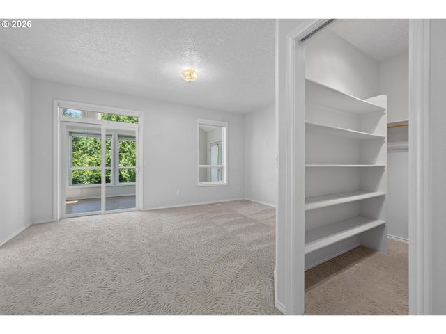 1531 Se IRONWOOD Ln, Gresham, OR 97080