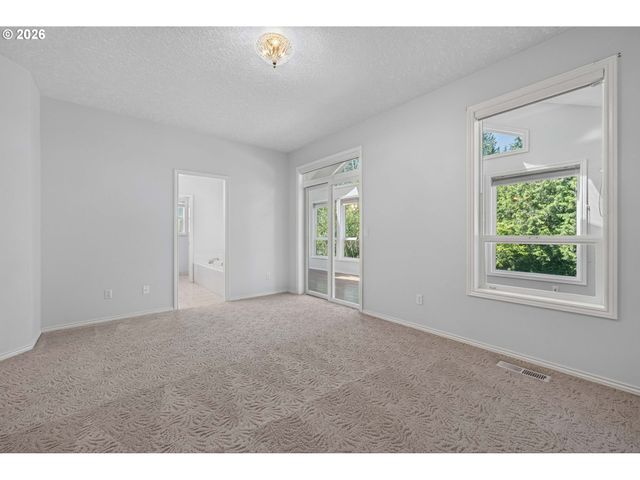1531 Se IRONWOOD Ln, Gresham, OR 97080