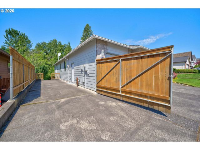 1531 Se IRONWOOD Ln, Gresham, OR 97080