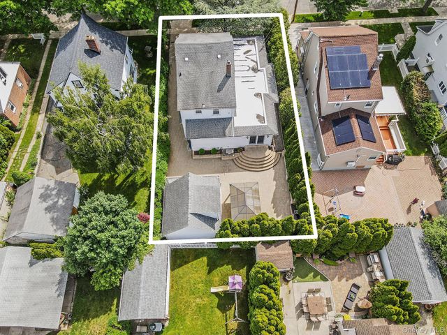 140 Emerson Avenue, Floral Park, NY 11001