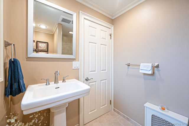 140 Emerson Avenue, Floral Park, NY 11001