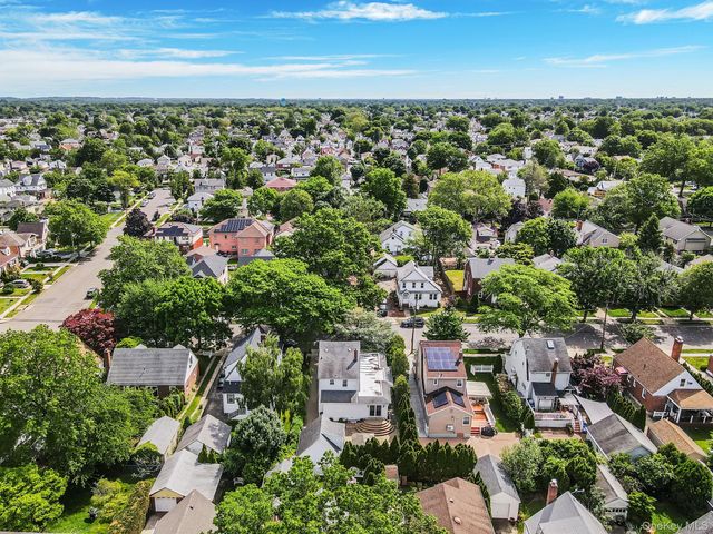 140 Emerson Avenue, Floral Park, NY 11001