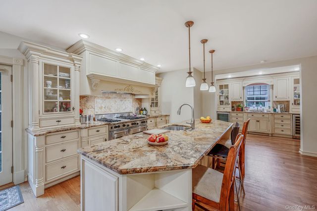 140 Emerson Avenue, Floral Park, NY 11001