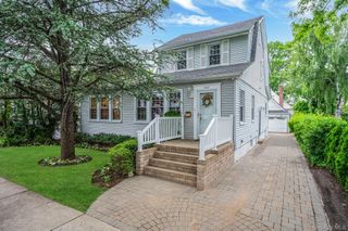 140 Emerson Avenue, Floral Park, NY 11001
