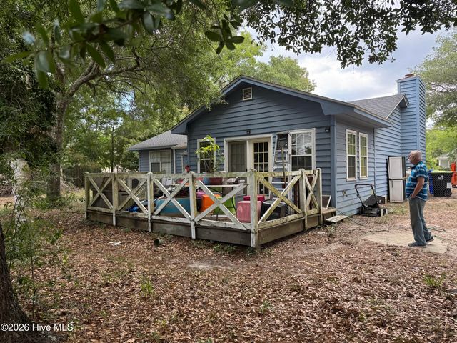 102 NW 20th Street, Oak Island, NC 28465