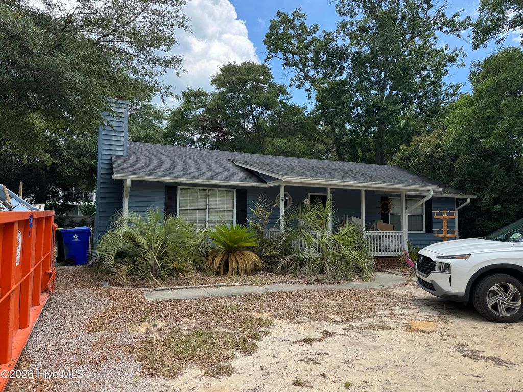 102 NW 20th Street, Oak Island, NC 28465