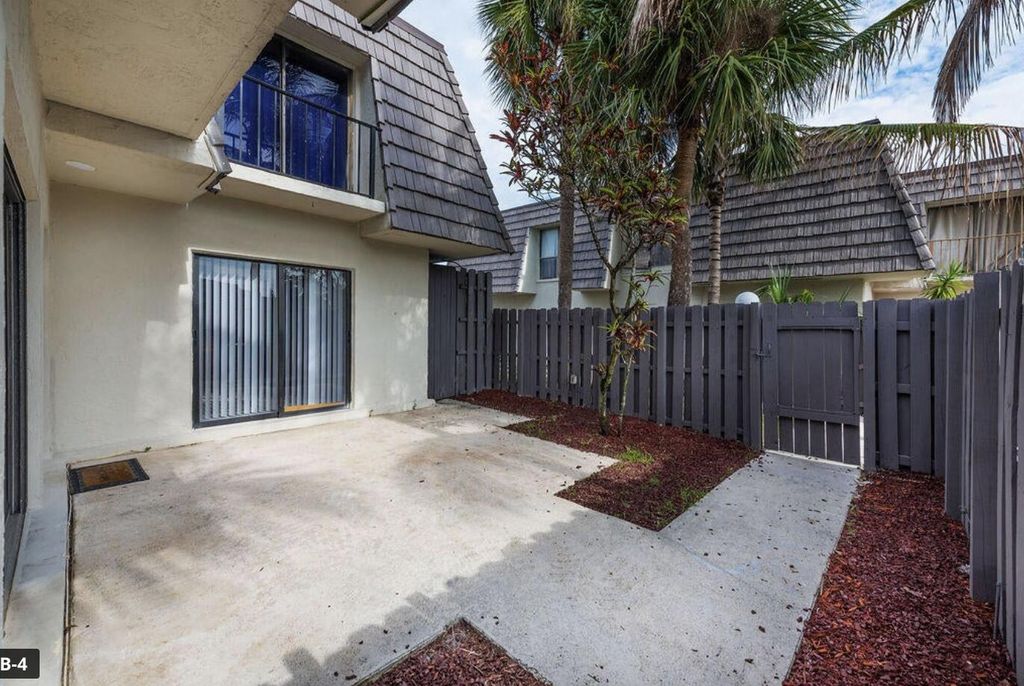 1761 N Congress Avenue, West Palm Beach, FL 33401