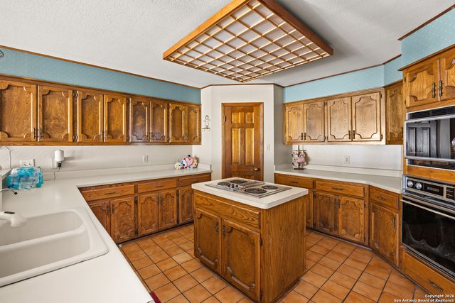 611 Cliffdwellers, Boerne, TX 78006