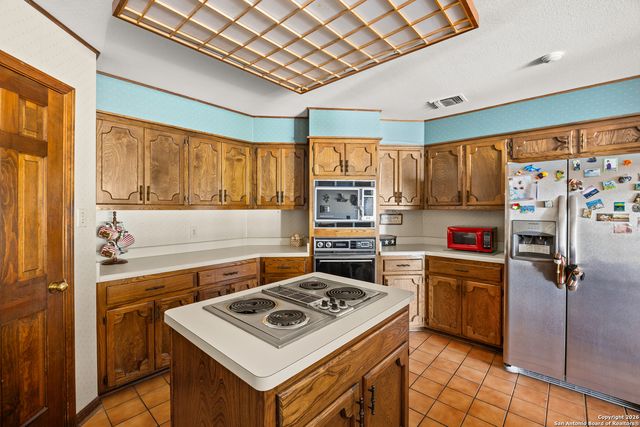 611 Cliffdwellers, Boerne, TX 78006