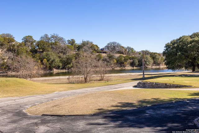 611 Cliffdwellers, Boerne, TX 78006