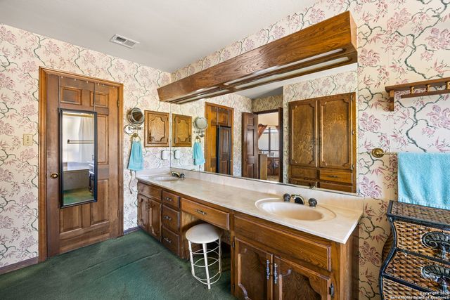 611 Cliffdwellers, Boerne, TX 78006