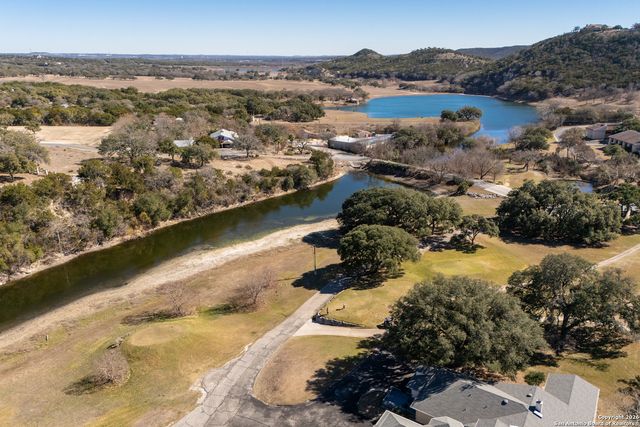 611 Cliffdwellers, Boerne, TX 78006