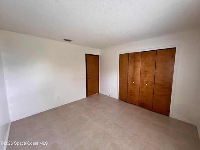 818 Seven Gables Circle SE, Palm Bay, FL 32909