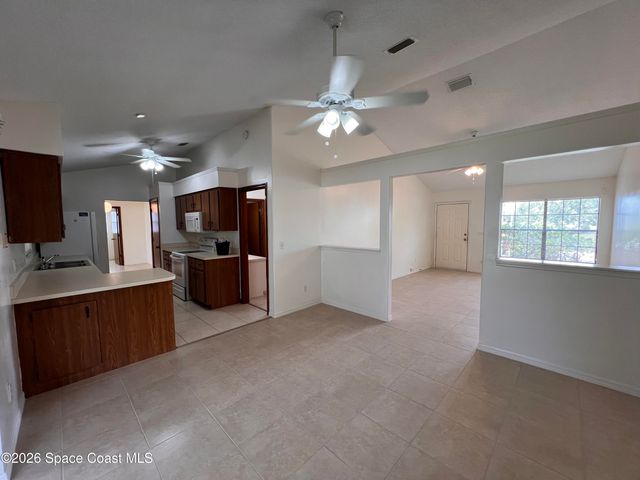 818 Seven Gables Circle SE, Palm Bay, FL 32909