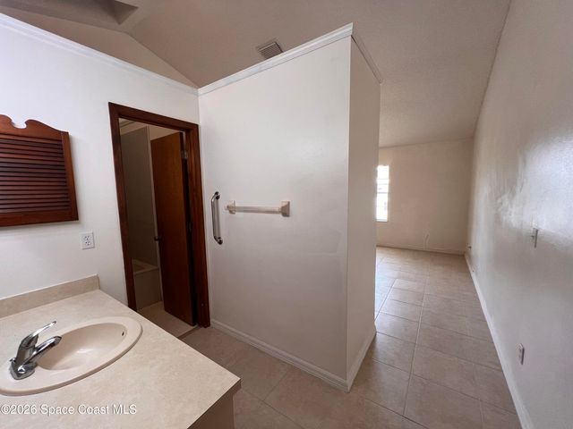 818 Seven Gables Circle SE, Palm Bay, FL 32909