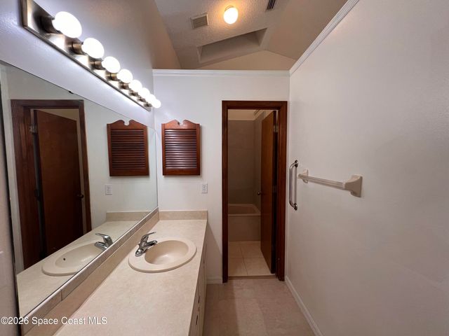 818 Seven Gables Circle SE, Palm Bay, FL 32909