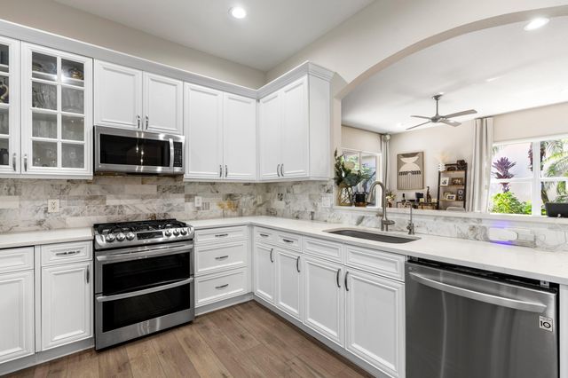 112 Isle Verde Way, Palm Beach Gardens, FL 33418