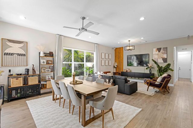 112 Isle Verde Way, Palm Beach Gardens, FL 33418