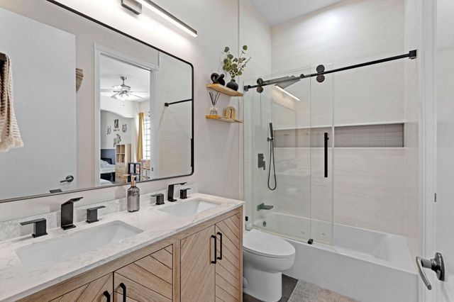 112 Isle Verde Way, Palm Beach Gardens, FL 33418