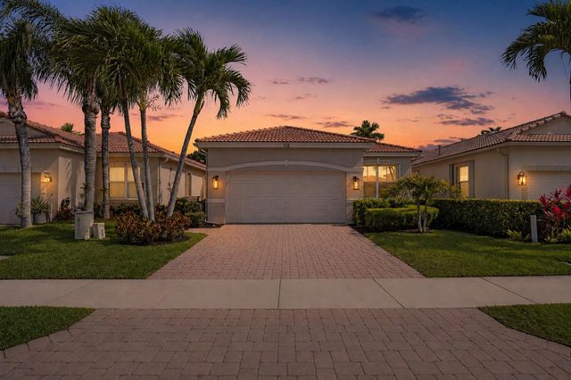112 Isle Verde Way, Palm Beach Gardens, FL 33418